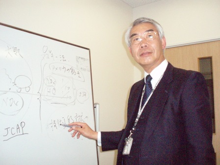 環境問題はビジネスチャンスと話す鈴木教授