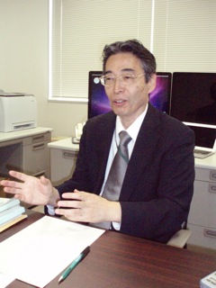 「業務にすぐ使えるアプリケーションを指導したい」と田嶋教授